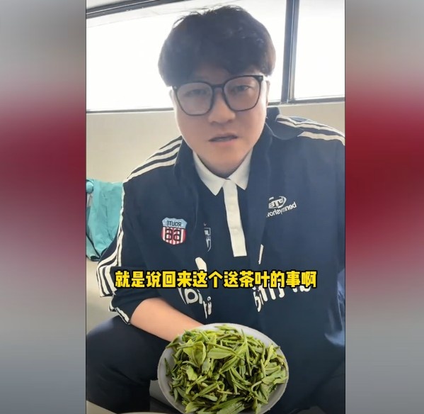  趙鵬：不太清楚賈秀全要球員買(mǎi)茶葉的段子，但這在現(xiàn)實(shí)中也正常