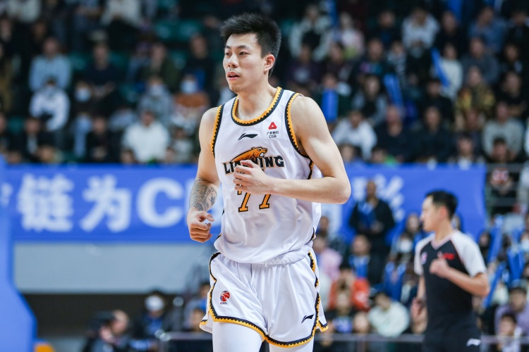  復(fù)出還要找狀態(tài)！張鎮(zhèn)麟半場6中1僅拿2分1板4助1斷
