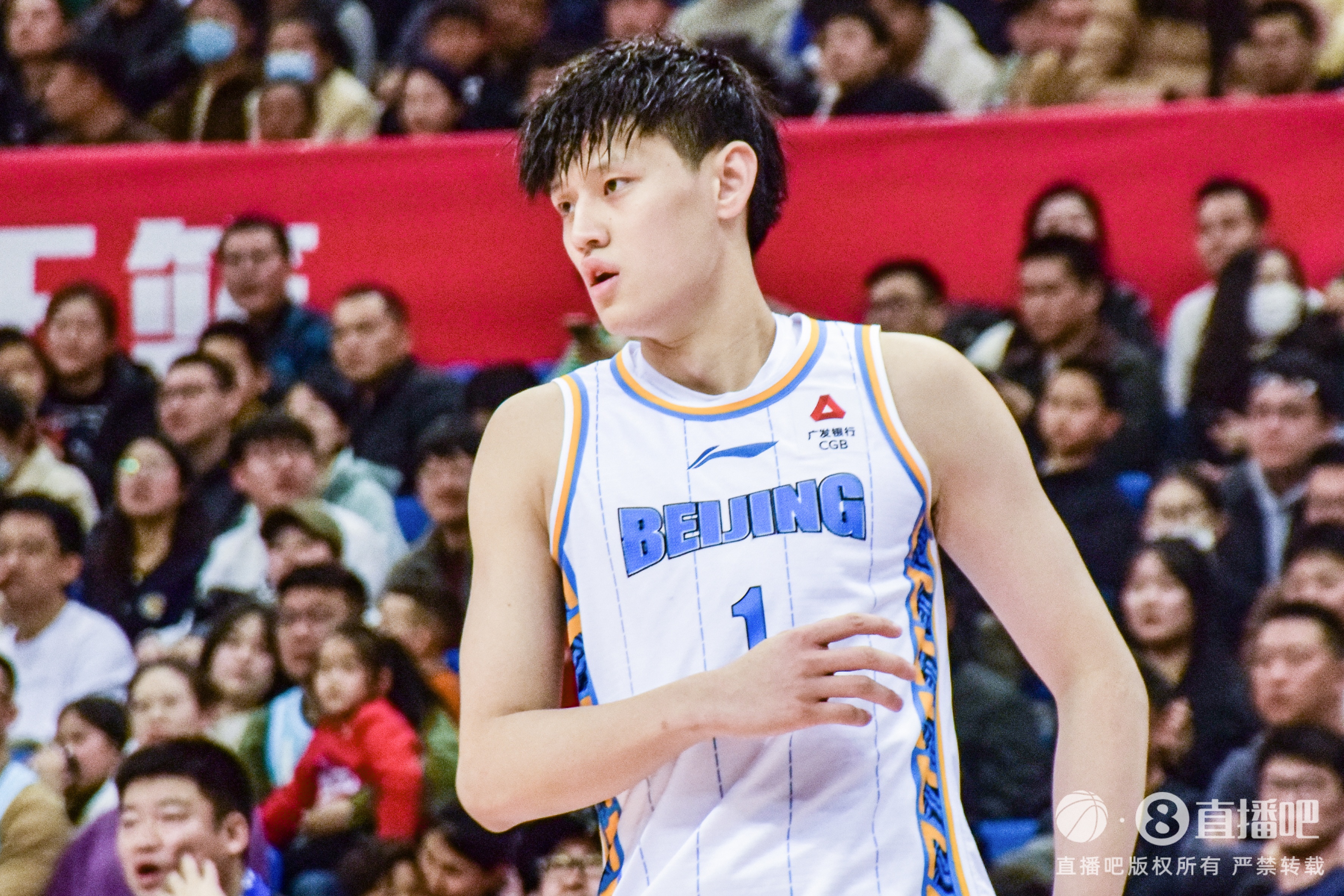  越打越好！曾凡博半場攻防亮眼 7中5貢獻12分2板2助1血帽1壓哨