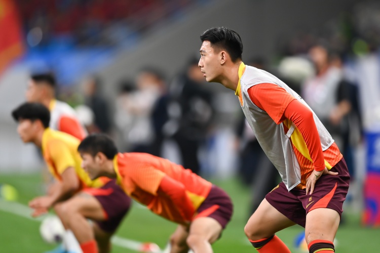  足球報(bào)：張玉寧、蔣圣龍均有不同程度傷病，伊萬未讓在熱身賽出場(chǎng)