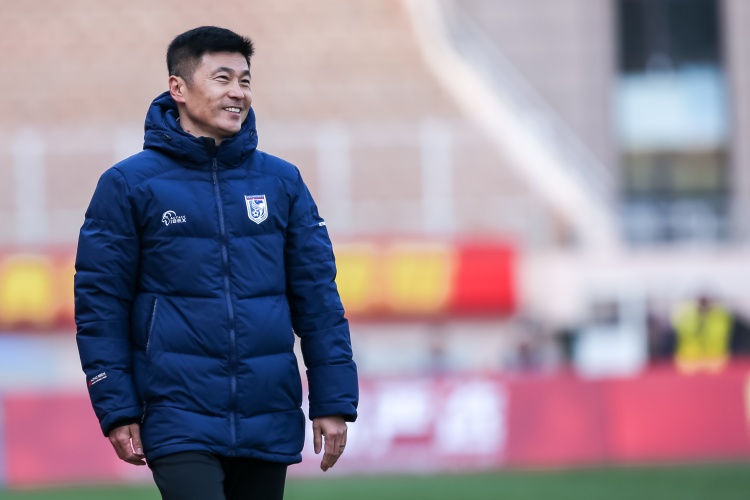  足球報(bào)：大連英博低調(diào)備戰(zhàn)，簽約贊助商為大連足球注入新活力