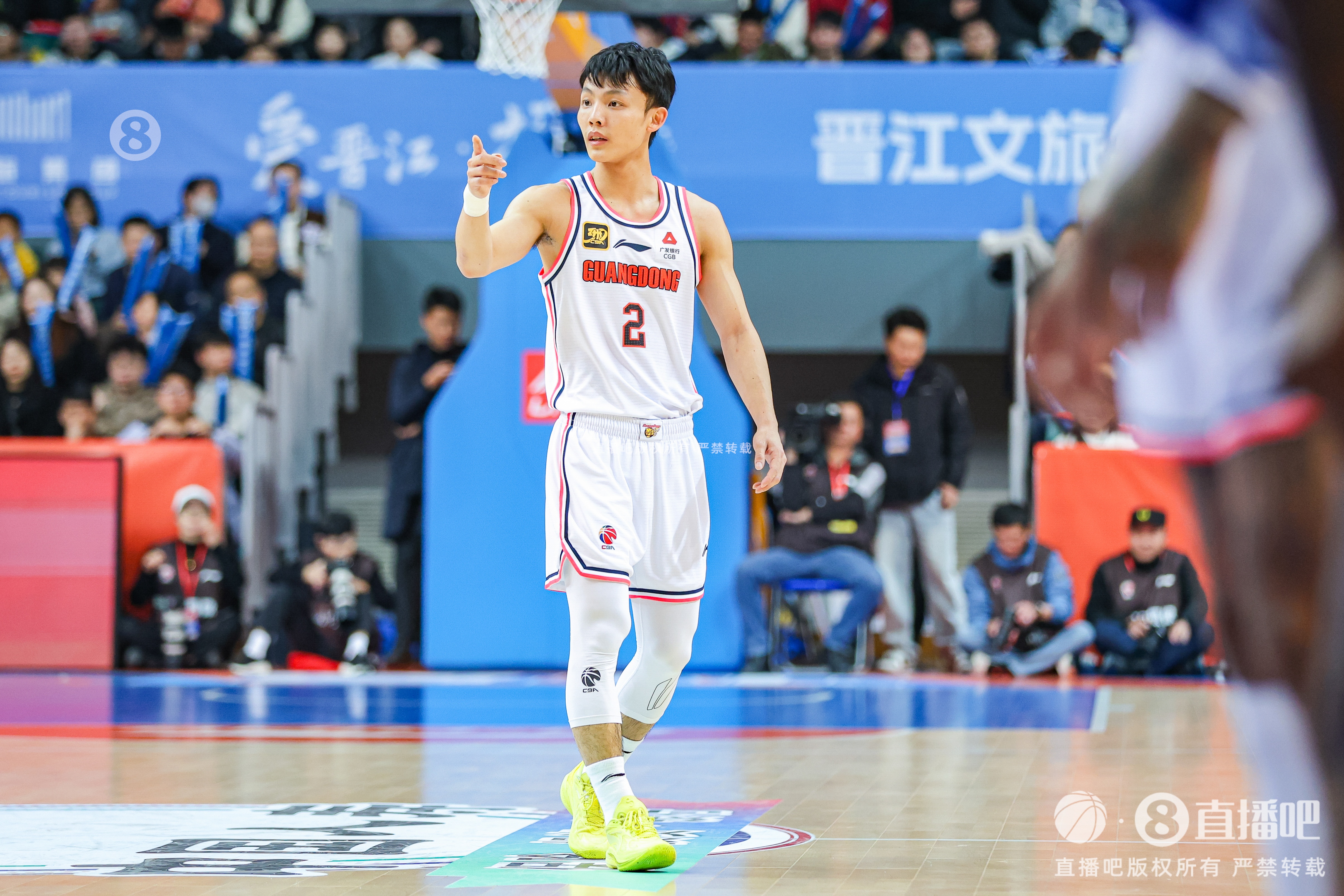  徐杰：身高不是打籃球的唯一標(biāo)準(zhǔn) 努力、勤奮、自律也是天賦