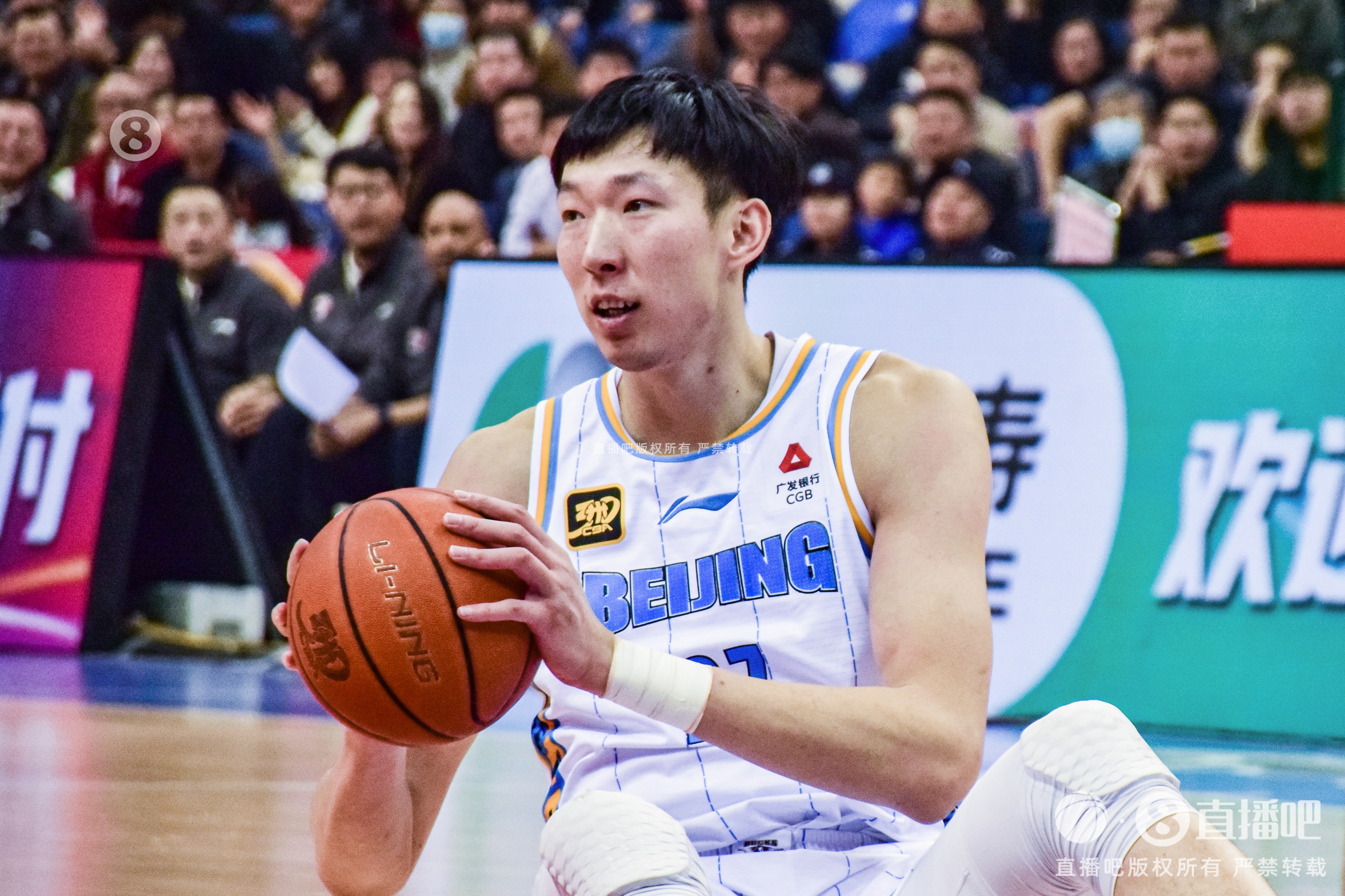  定海神針！周琦內(nèi)線攻防在線 半場6中5貢獻12分6籃板2蓋帽