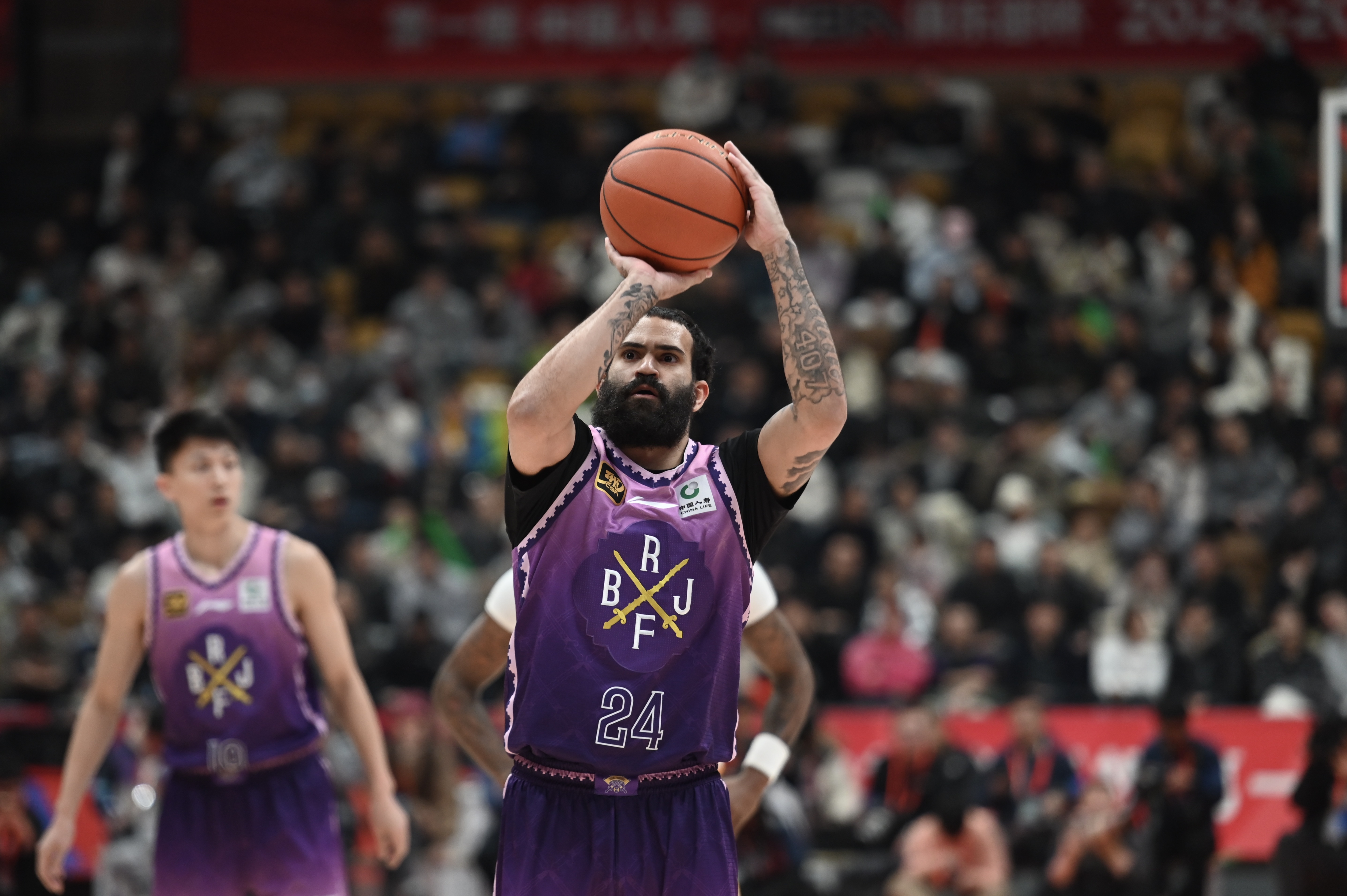  攻筐效率真不錯(cuò)！里勒半場11中7&5罰全中轟下全隊(duì)最高的19分